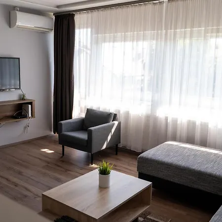 F&m Apartamento Eger